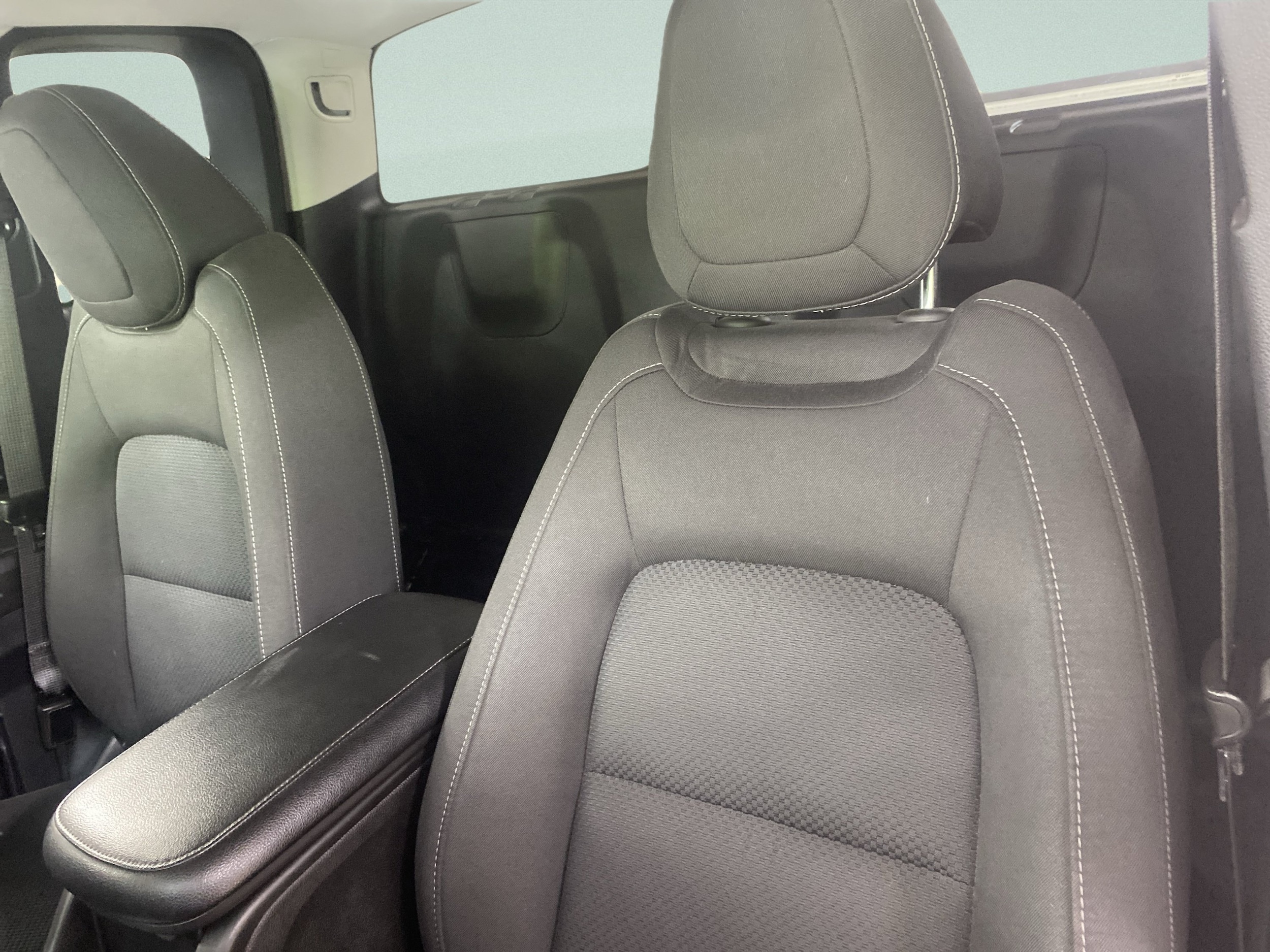 2022 Chevrolet Colorado LT - Photo 12