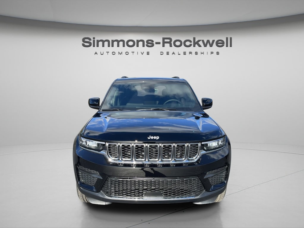 New 2025 Jeep Grand Cherokee LAREDO X 4X4 Sport Utility