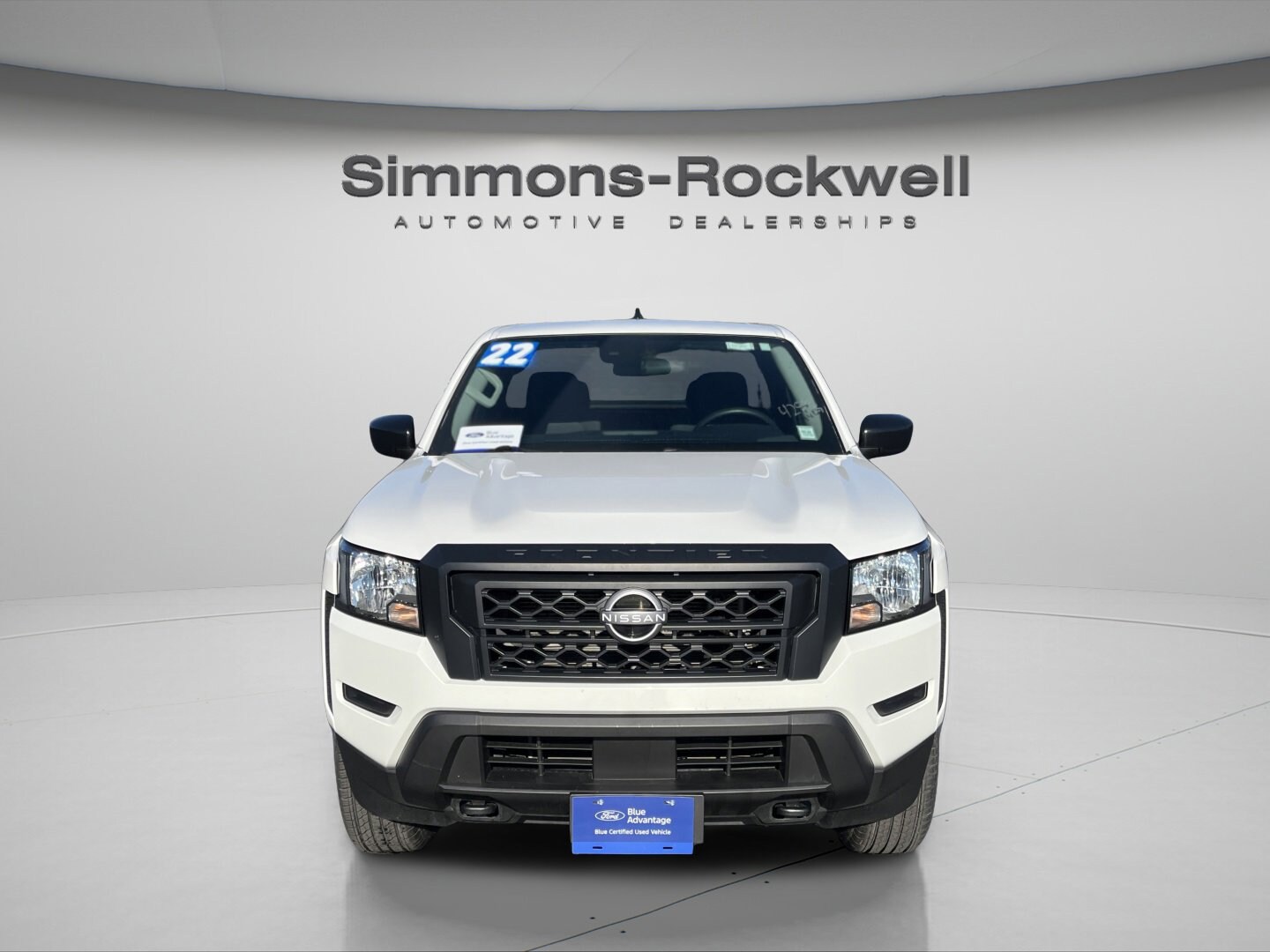 2022 Nissan Frontier King Cab S photo 2