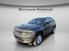 2025 Jeep Grand Cherokee LAREDO X 4X4 Sport Utility