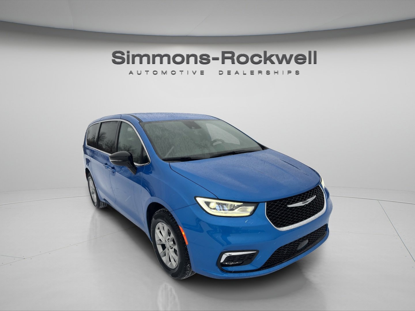 2026 Chrysler Pacifica Select's photo