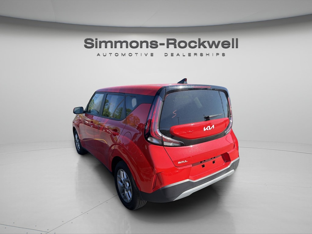 Used 2025 Kia Soul LX LX FWD