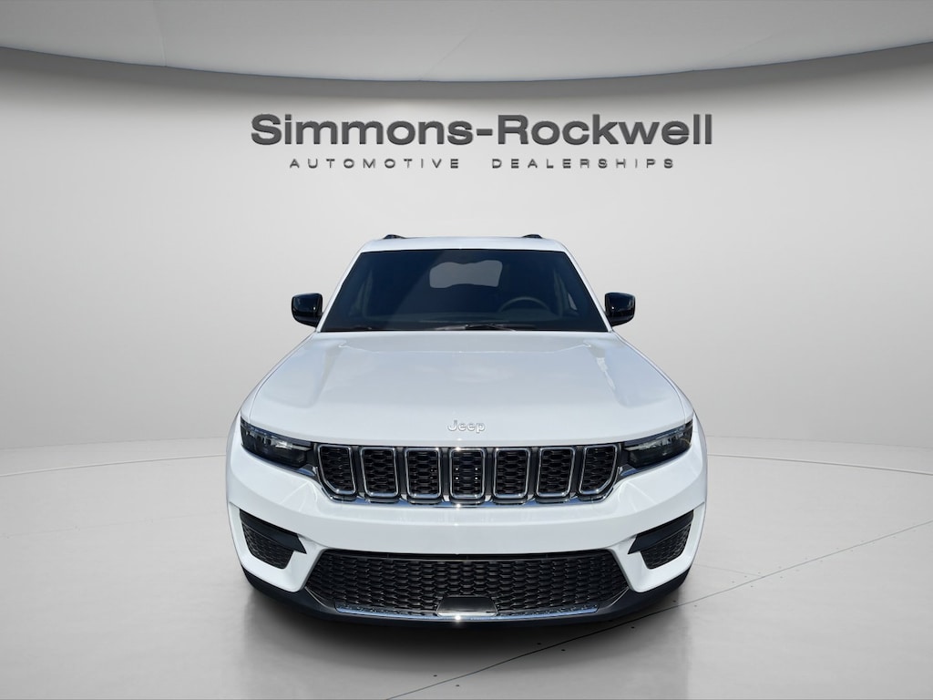 New 2025 Jeep Grand Cherokee LAREDO X 4X4 Sport Utility