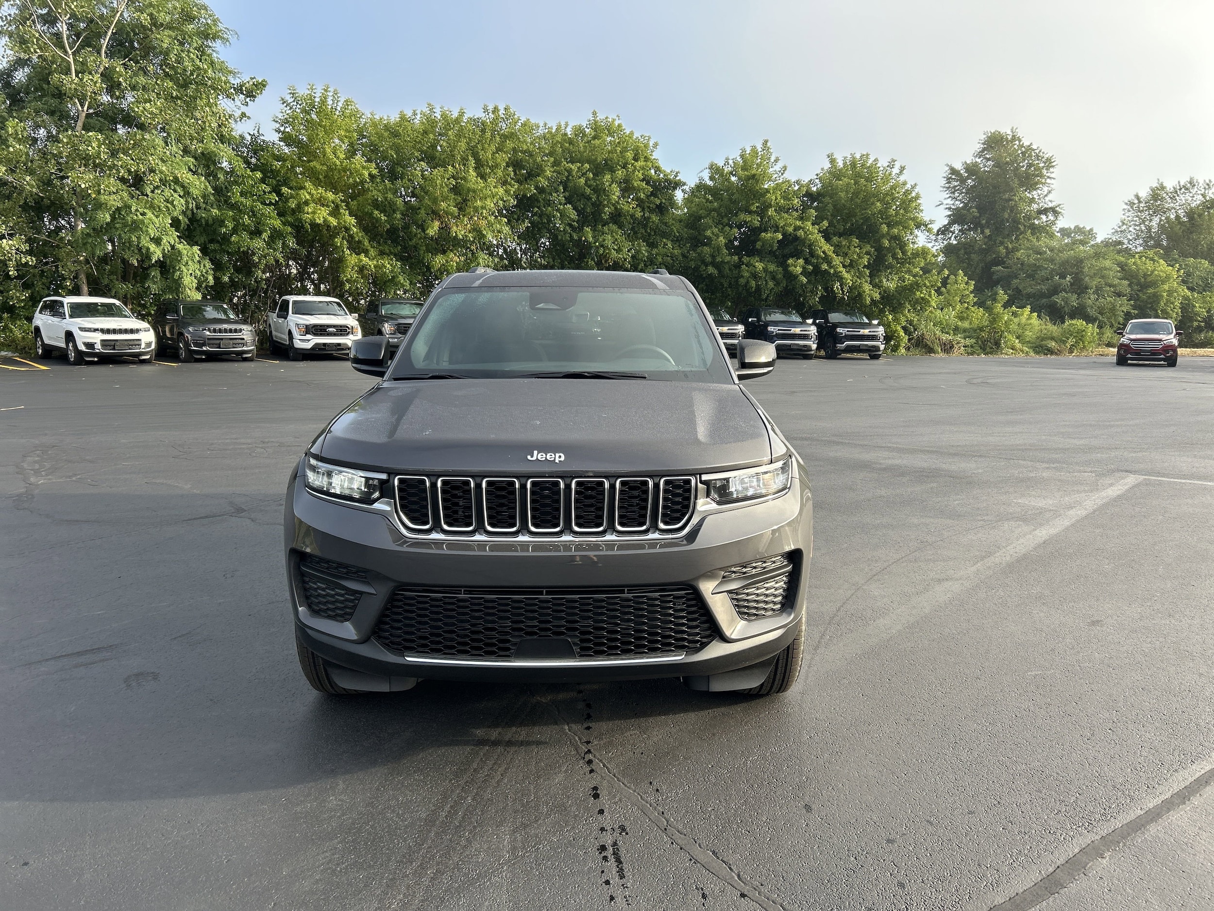 2025 Jeep Grand Cherokee LAREDO X 4X4
