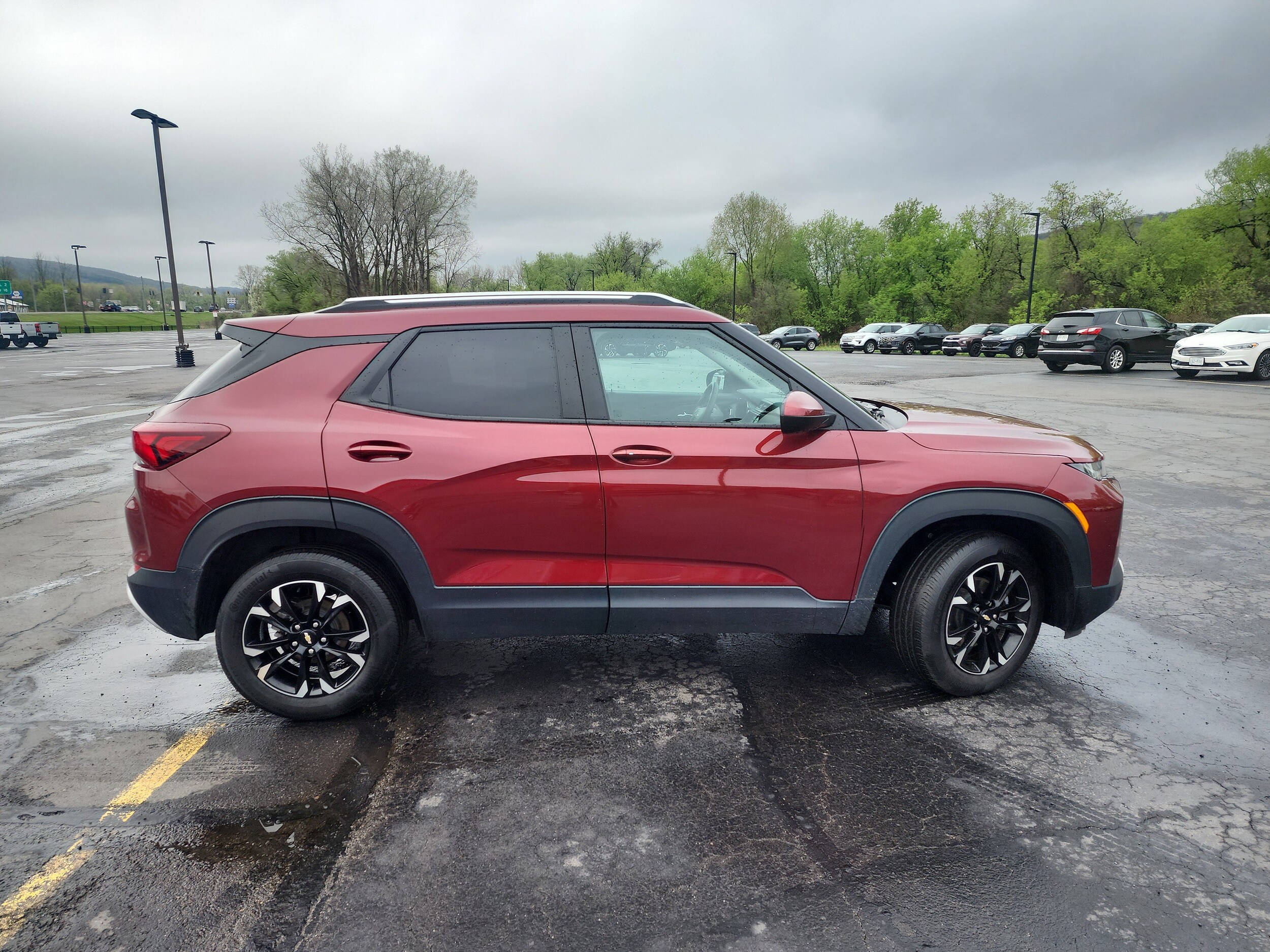 2023 Chevrolet Trailblazer LT photo 2