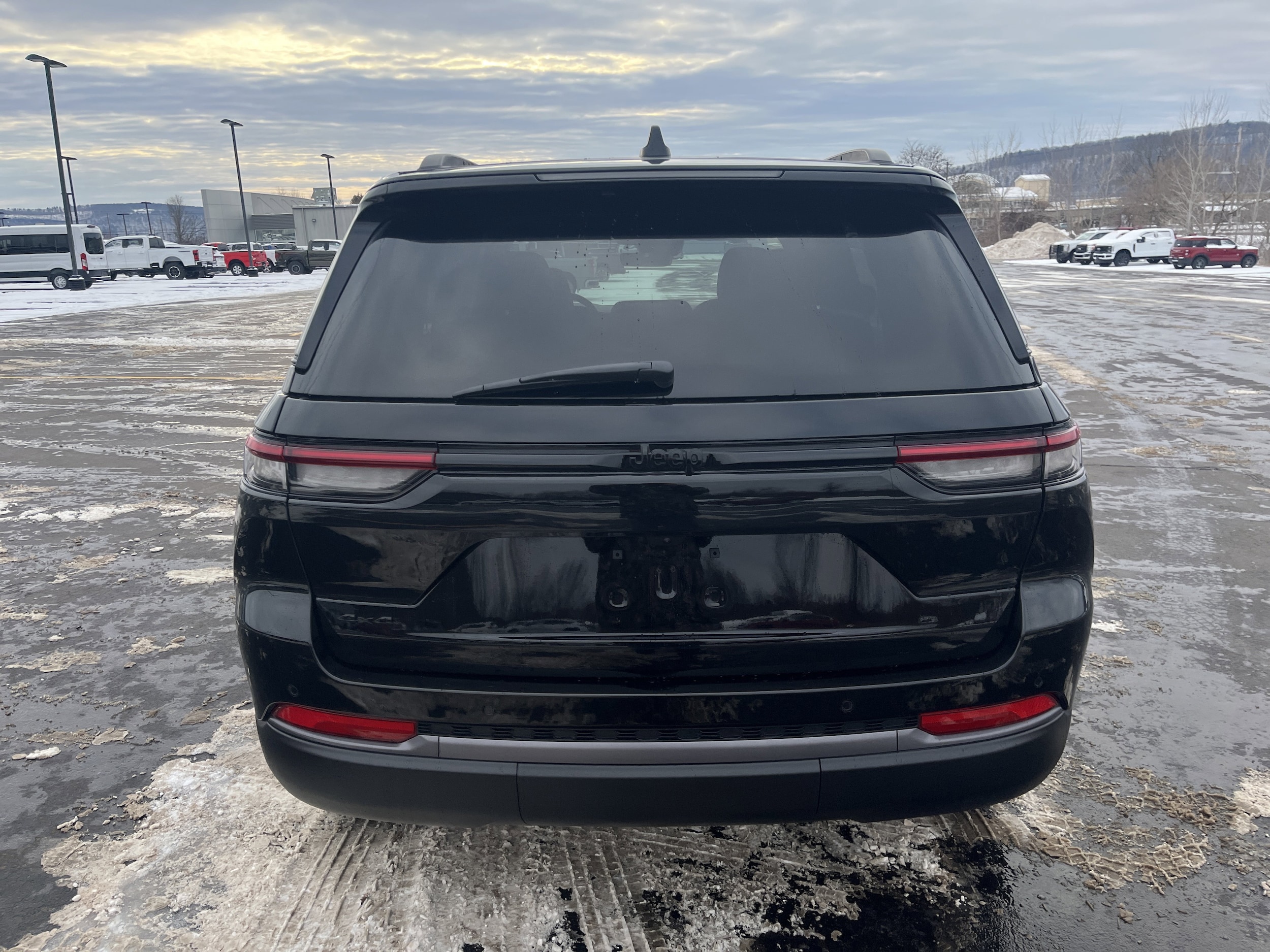 2026 Jeep Grand Cherokee Altitude's photo