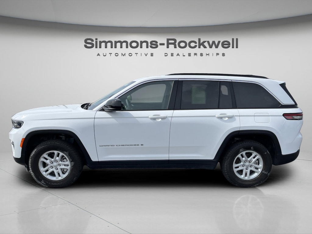 Used 2024 Jeep Grand Cherokee Laredo Laredo 4x4