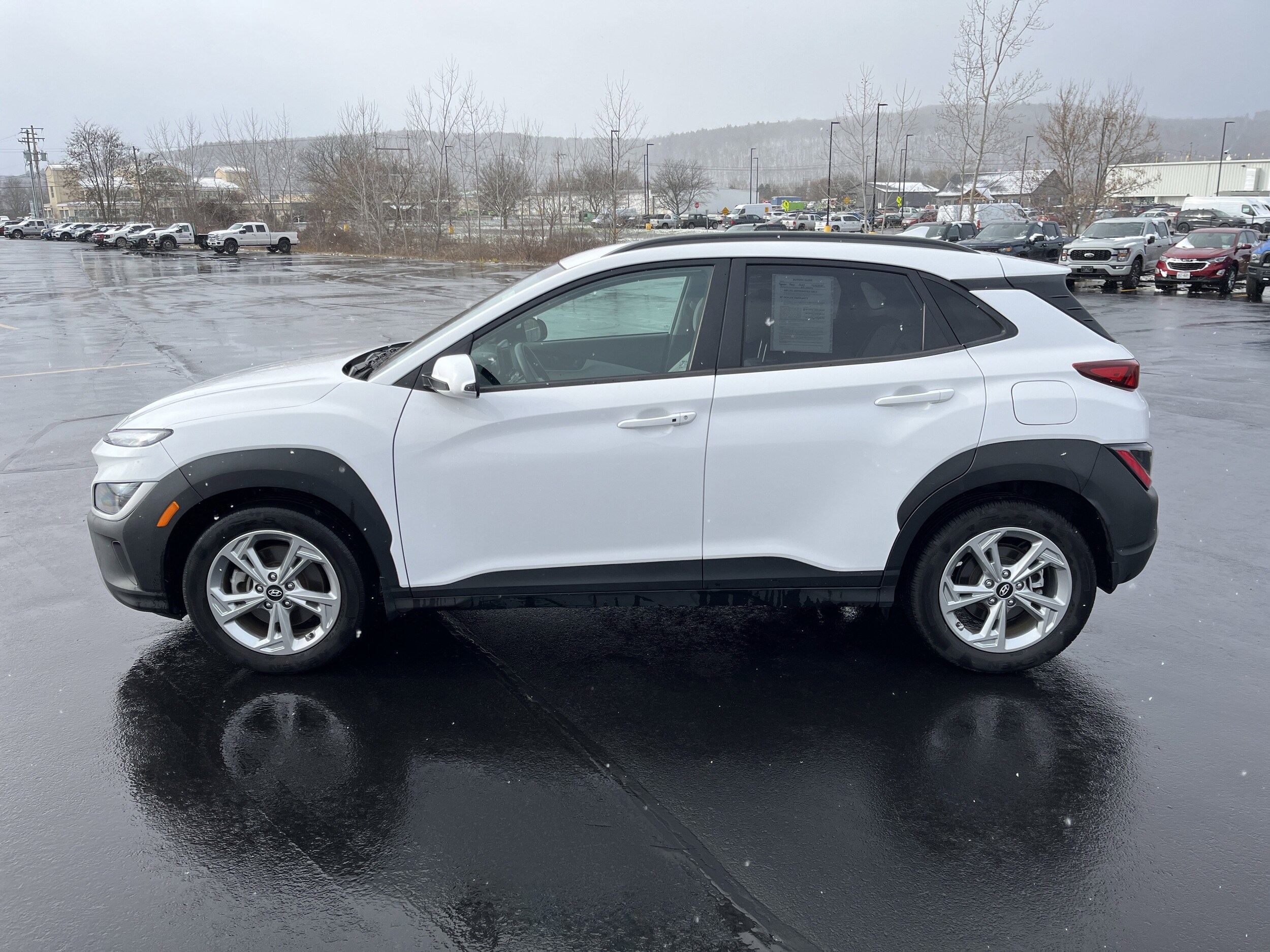 2023 Hyundai Kona SEL photo 2