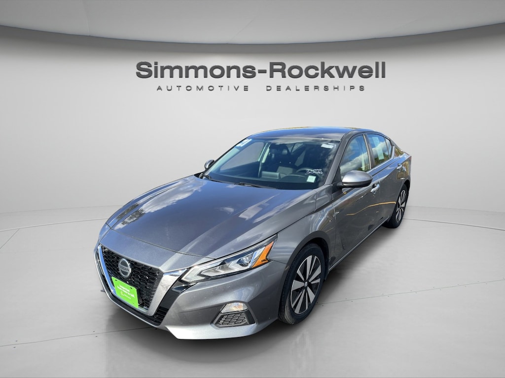 Used 2021 Nissan Altima 2.5 SV Sedan