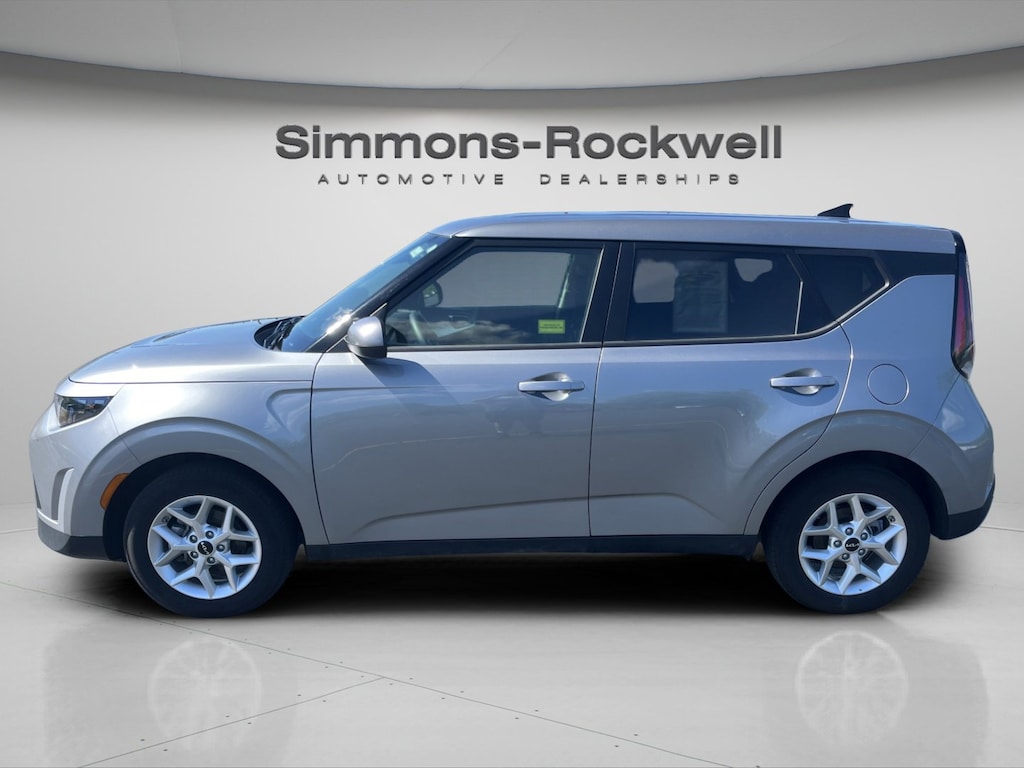 Used 2025 Kia Soul LX LX FWD