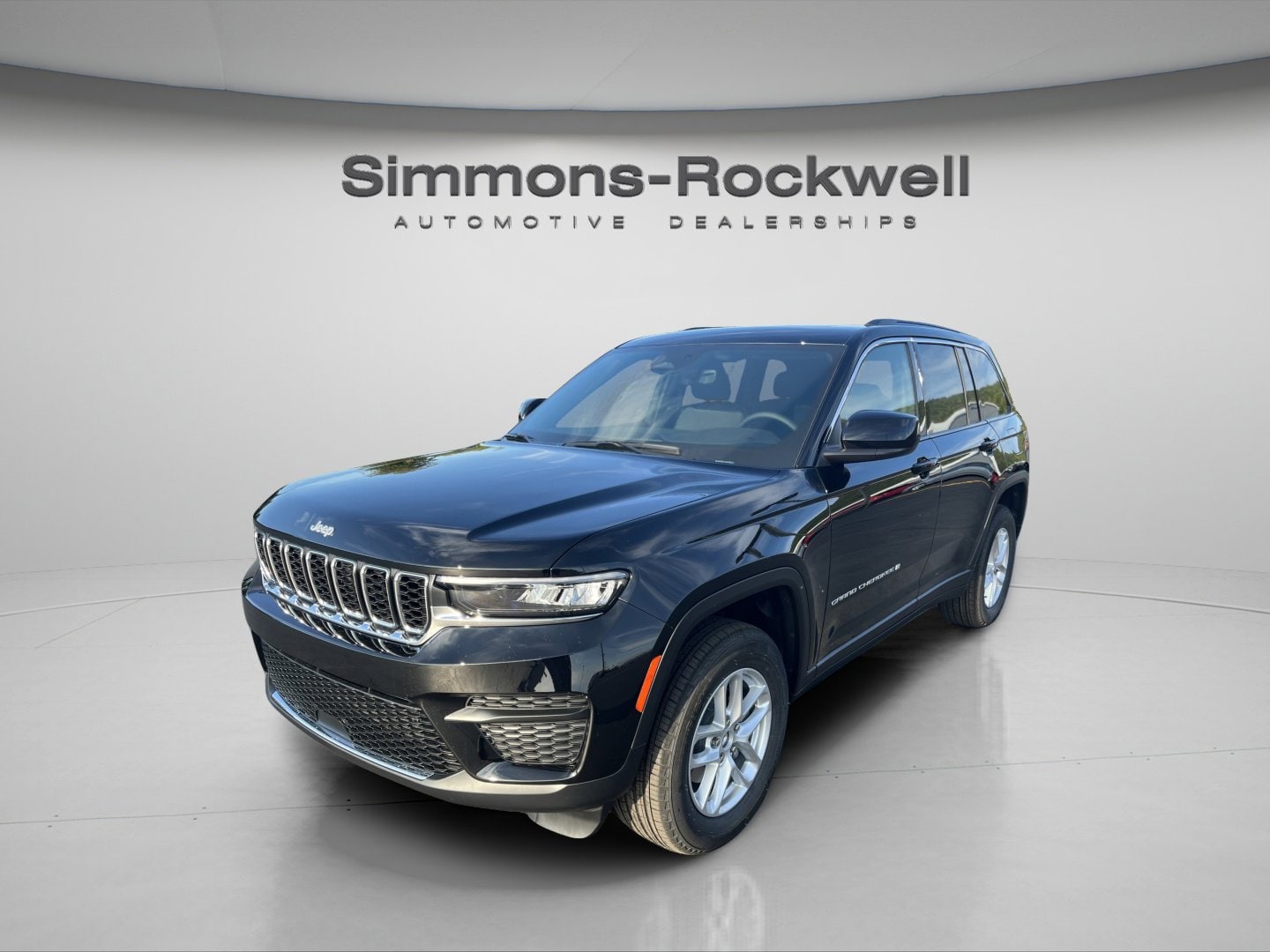 2025 Jeep Grand Cherokee Laredo's photo