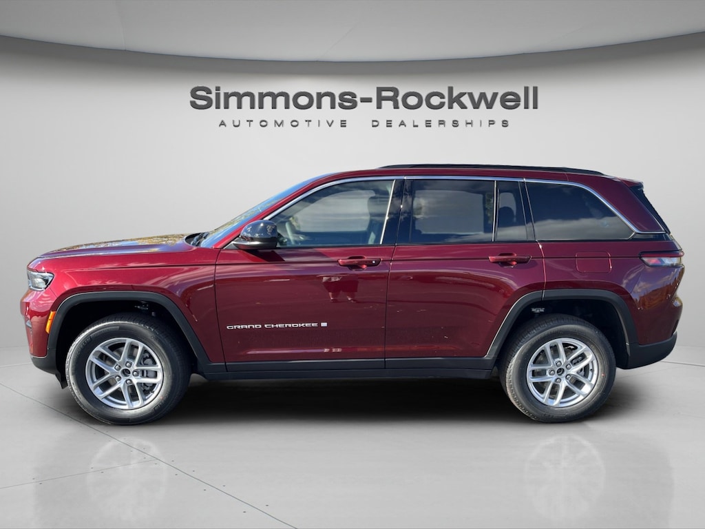 New 2025 Jeep Grand Cherokee LAREDO X 4X4 Sport Utility