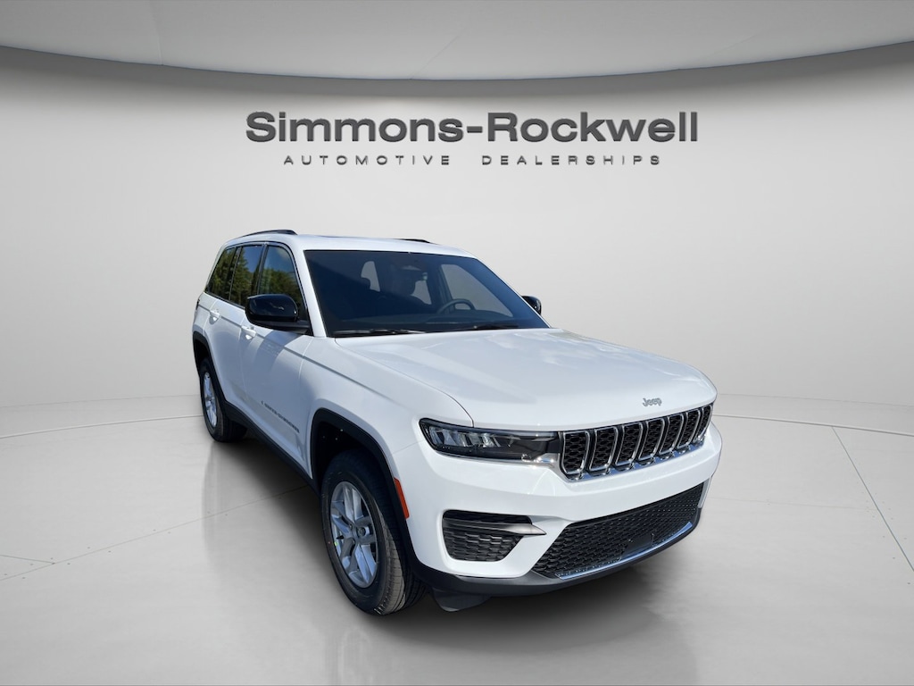 New 2025 Jeep Grand Cherokee LAREDO X 4X4 Sport Utility