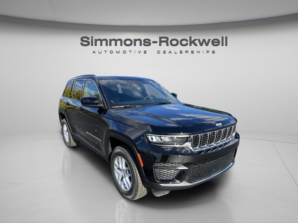 New 2025 Jeep Grand Cherokee LAREDO X 4X4 Sport Utility