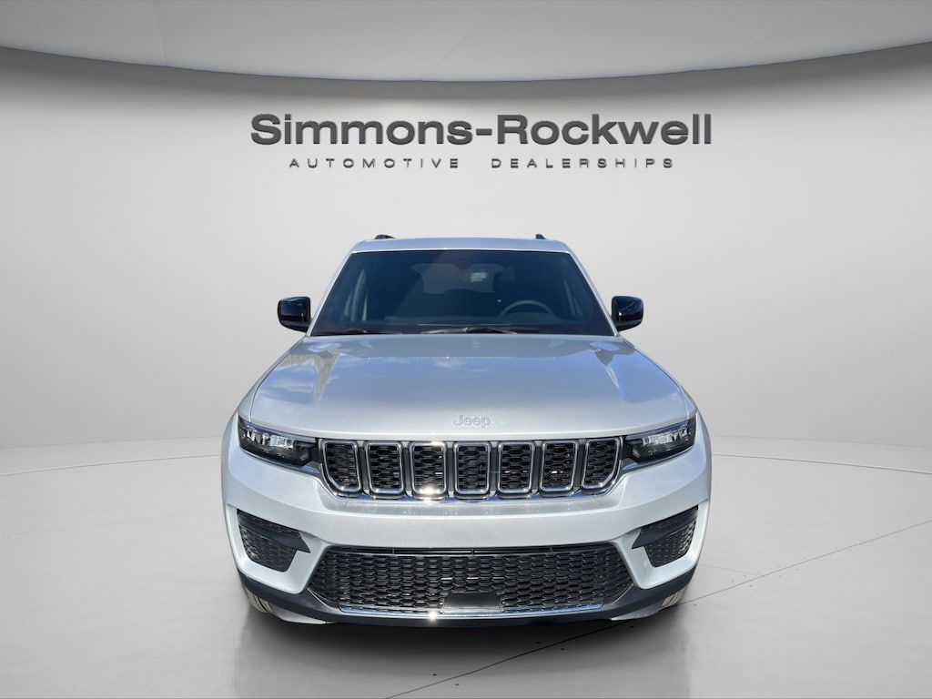 New 2025 Jeep Grand Cherokee LAREDO X 4X4 Sport Utility