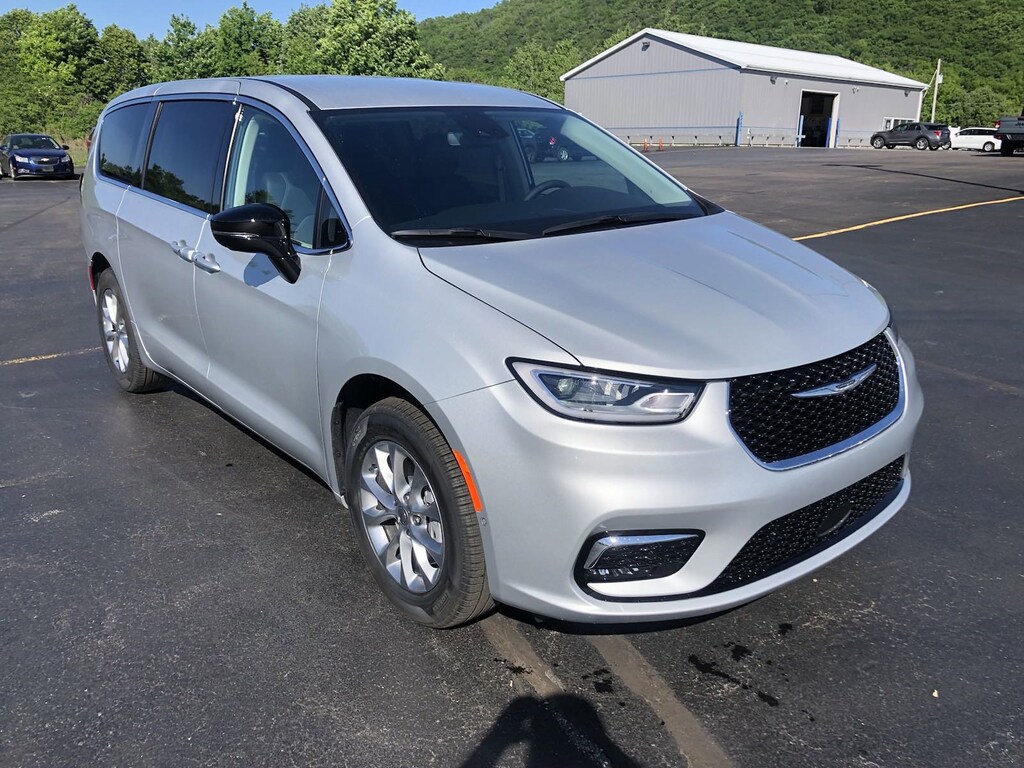 New 2024 Chrysler Pacifica TOURING L AWD For Sale Bath NY CH2411