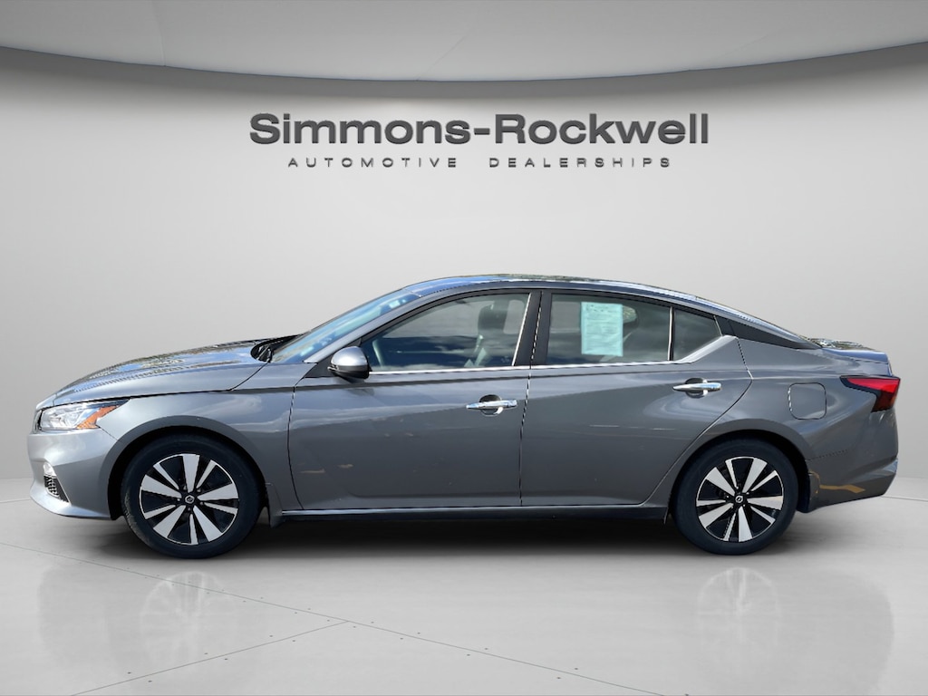 Used 2021 Nissan Altima 2.5 SV Sedan