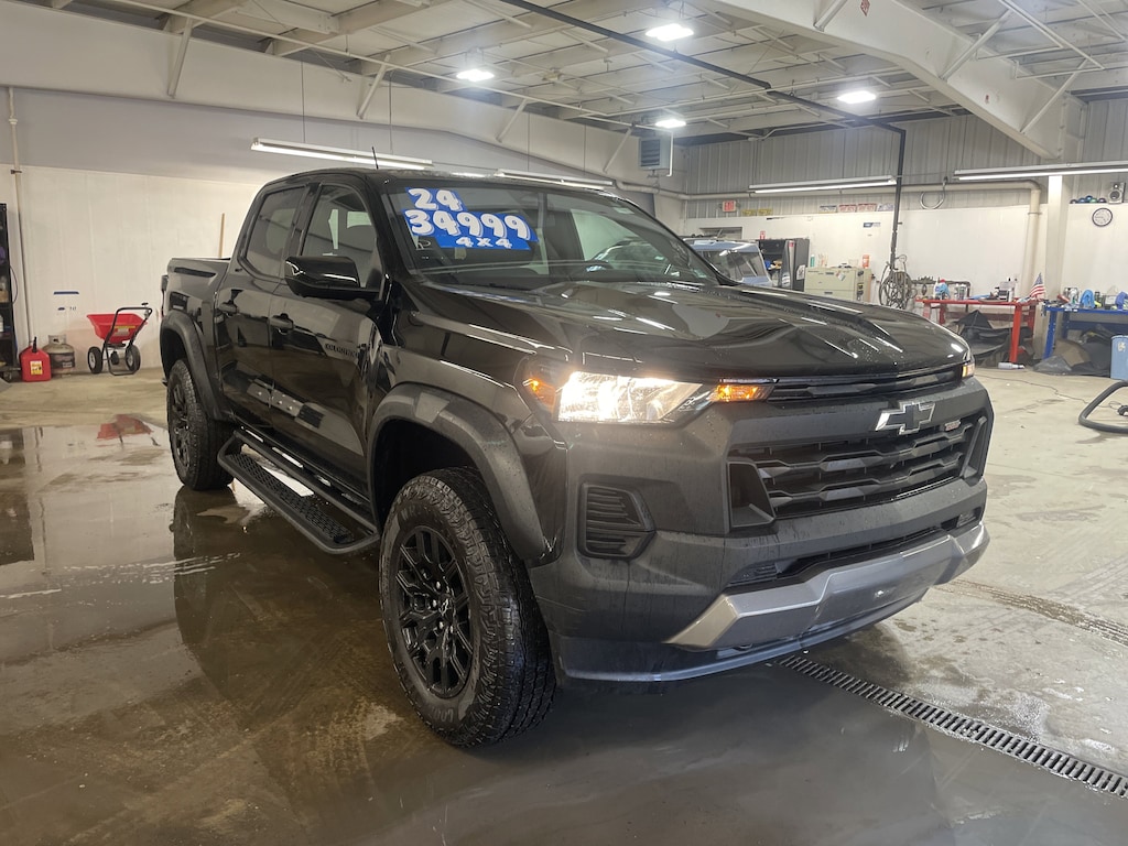 Used 2024 Chevrolet Colorado 4WD Trail Boss 4WD Crew Cab Trail Boss