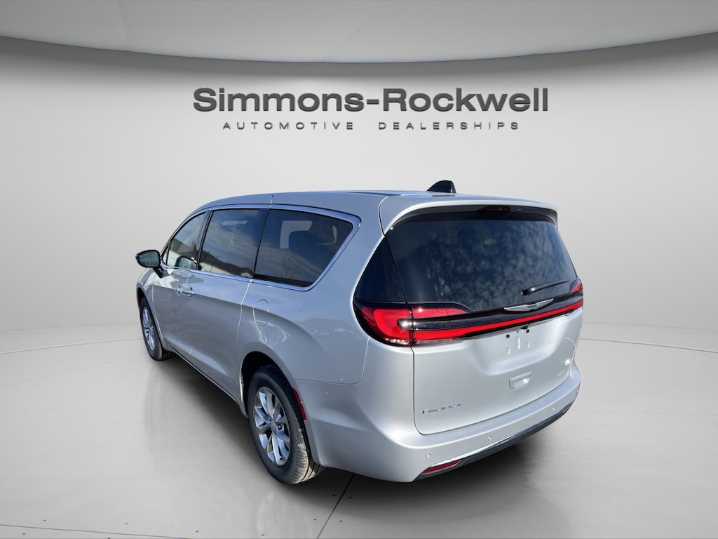 New 2026 Chrysler Pacifica SELECT AWD Passenger Van