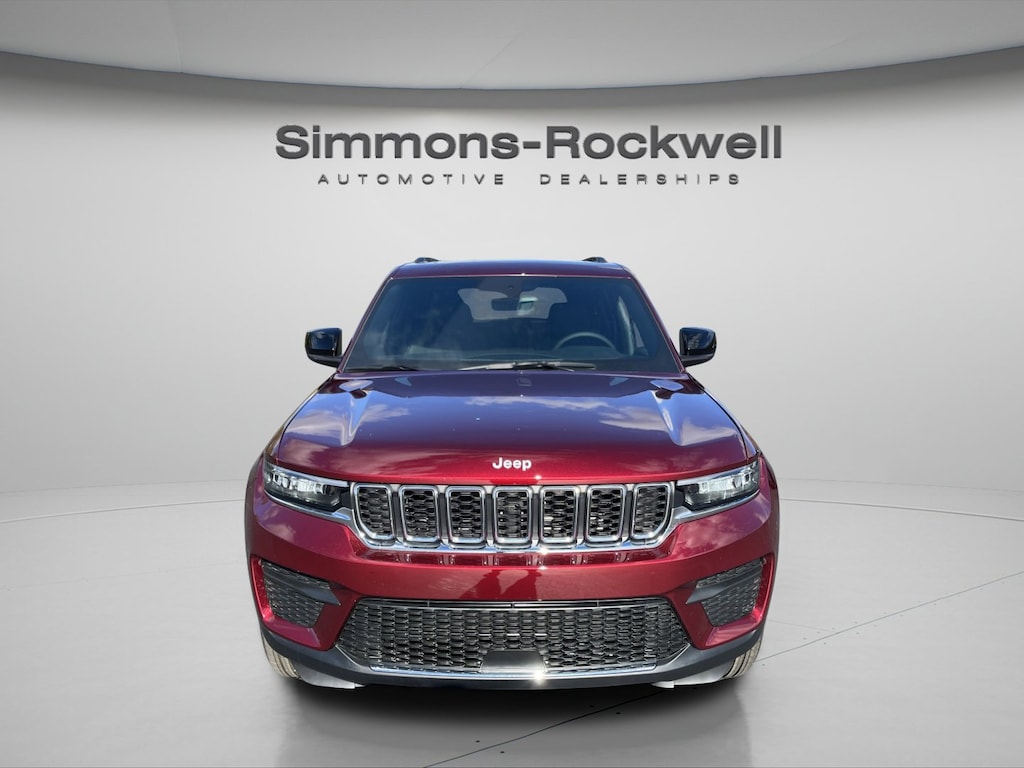 New 2025 Jeep Grand Cherokee LAREDO X 4X4 Sport Utility