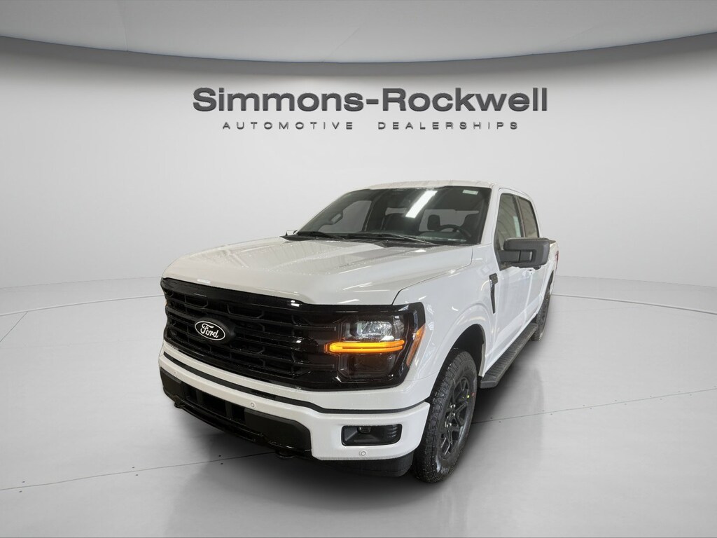 New 2025 Ford F-150 XLT XLT 4WD SuperCrew 5.5 Box