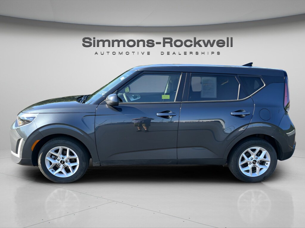 Used 2025 Kia Soul LX LX FWD