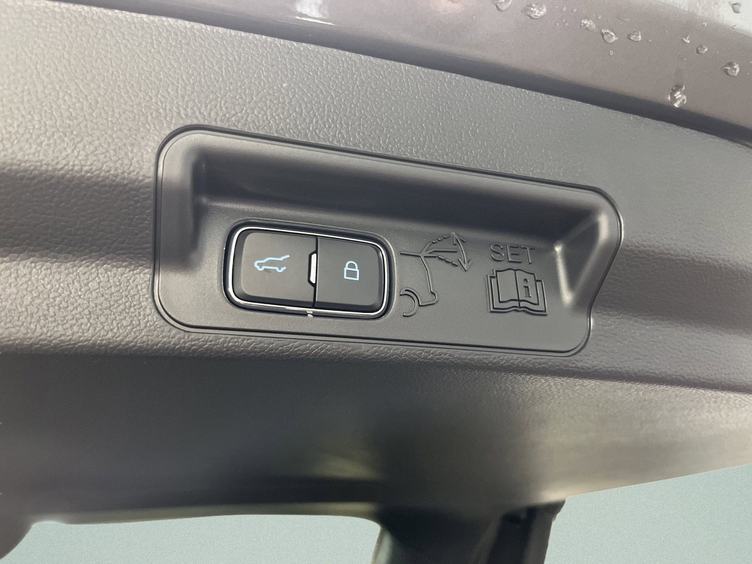 2026 Ford Explorer ST-Line - Photo 12