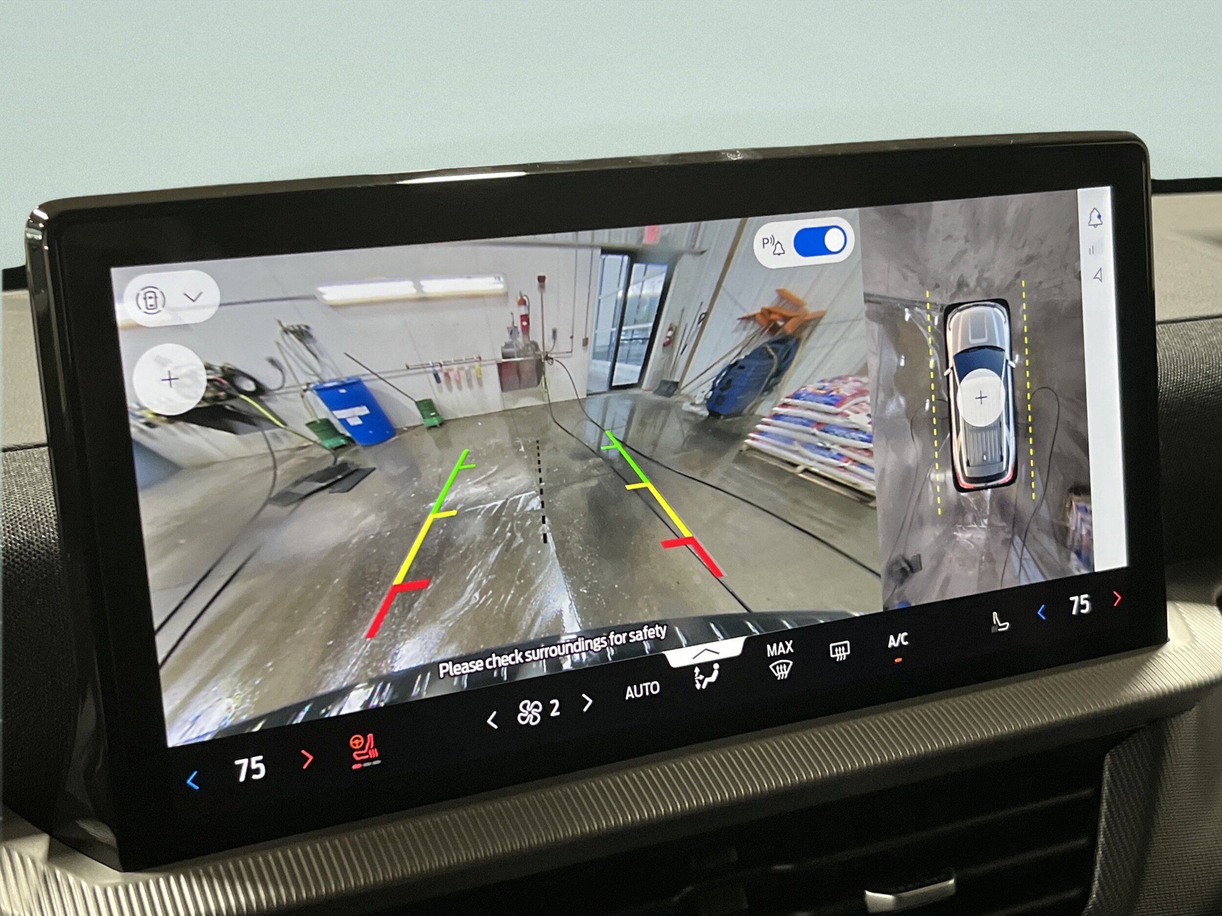 2026 Ford Explorer ST-Line - Photo 25