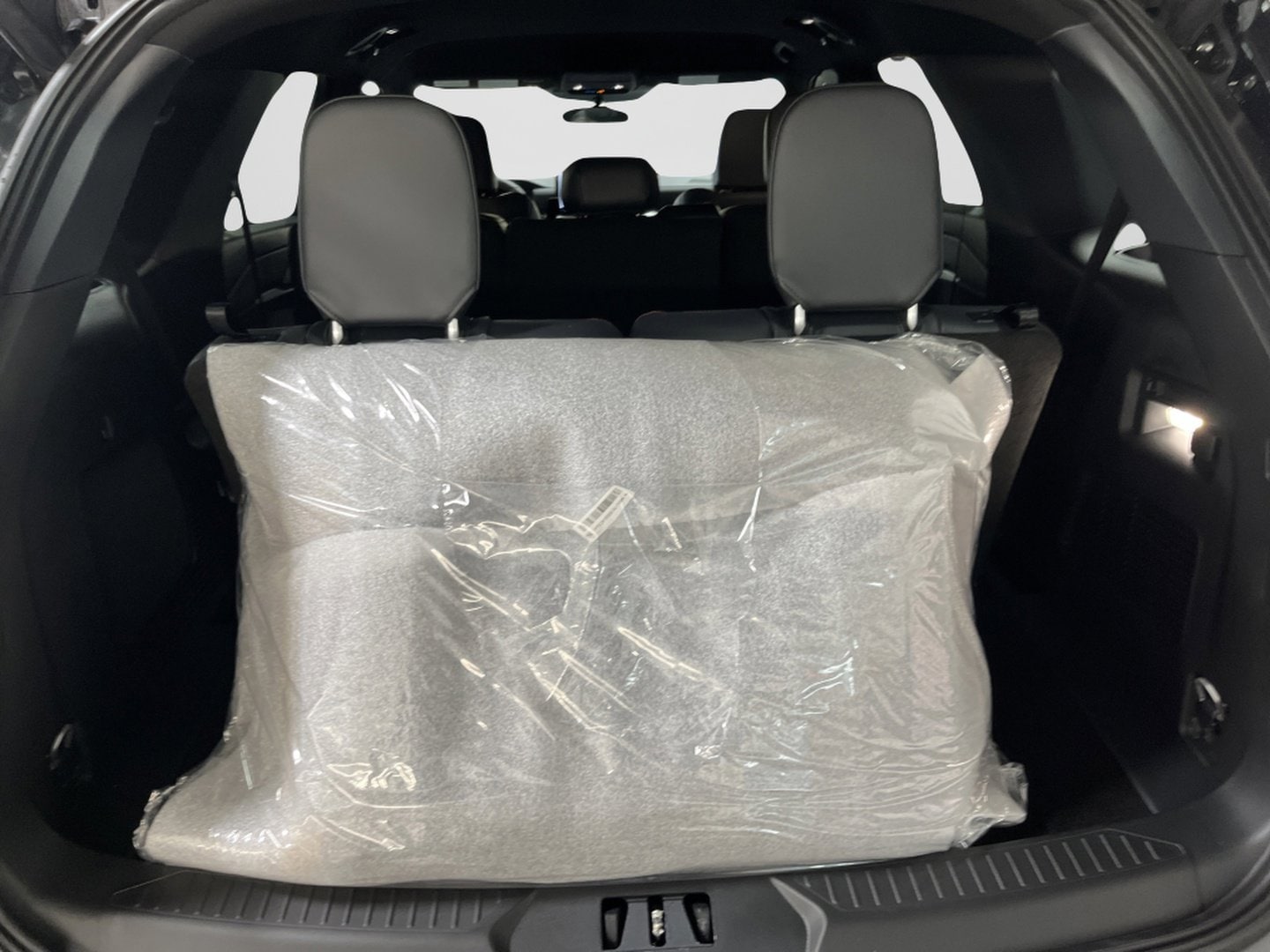 2026 Ford Explorer ST-Line - Photo 11