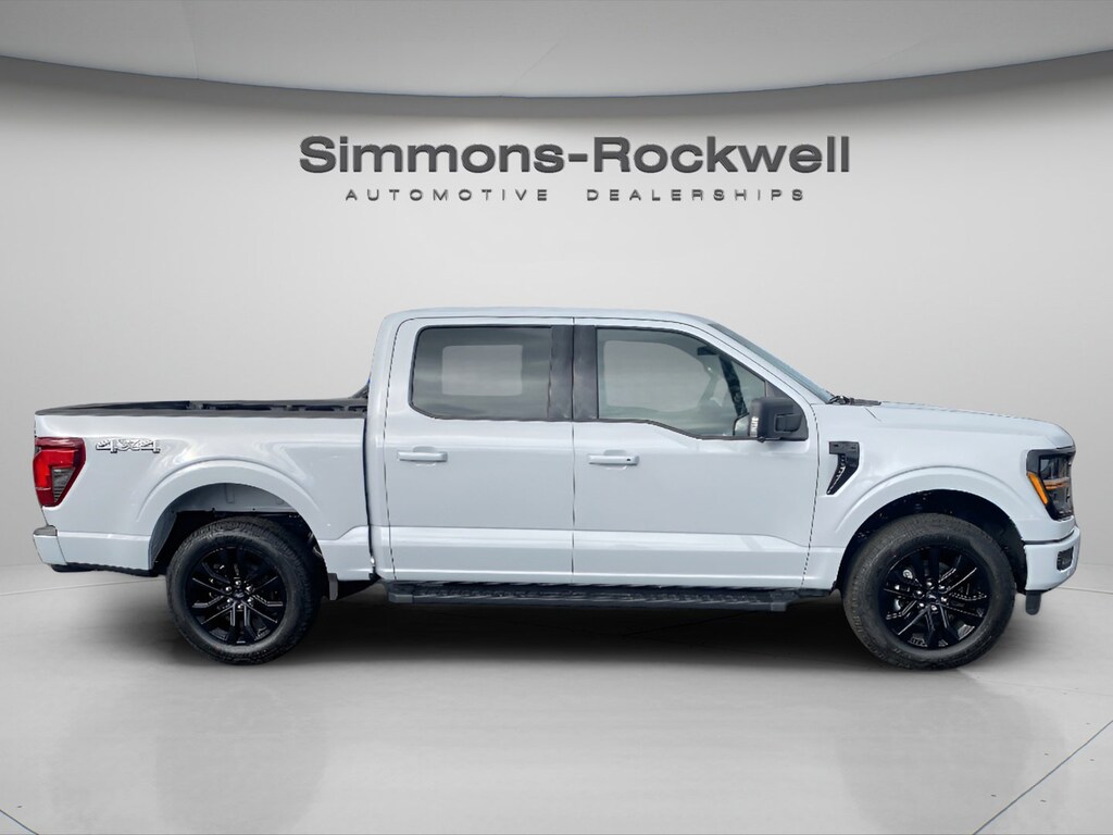 New 2025 Ford F-150 XLT XLT 4WD SuperCrew 5.5 Box