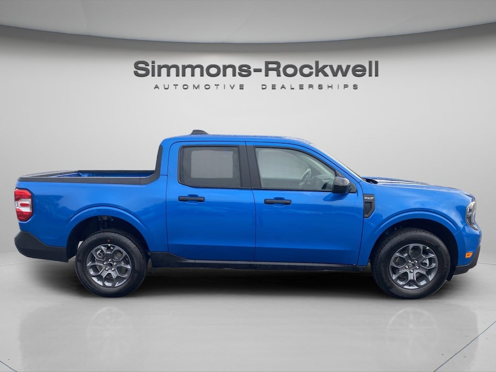 New 2025 Ford Maverick XLT XLT FWD SuperCrew