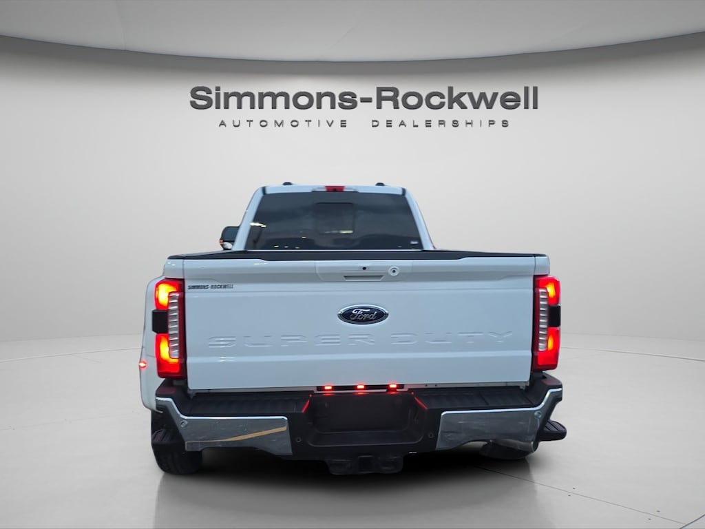 New 2026 Ford Super Duty F-350 DRW LARIAT LARIAT 4WD Crew Cab 8 Box
