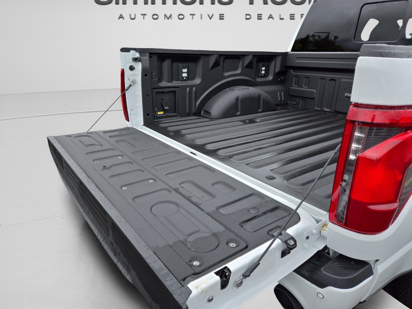 2026 Ford F-150 XLT - Photo 9
