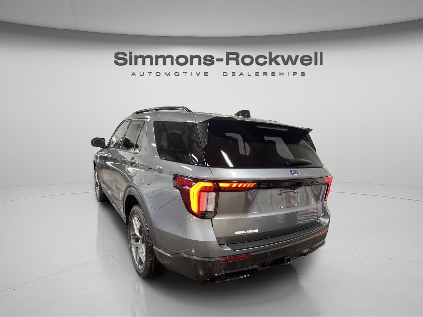 2026 Ford Explorer ST-Line - Photo 4