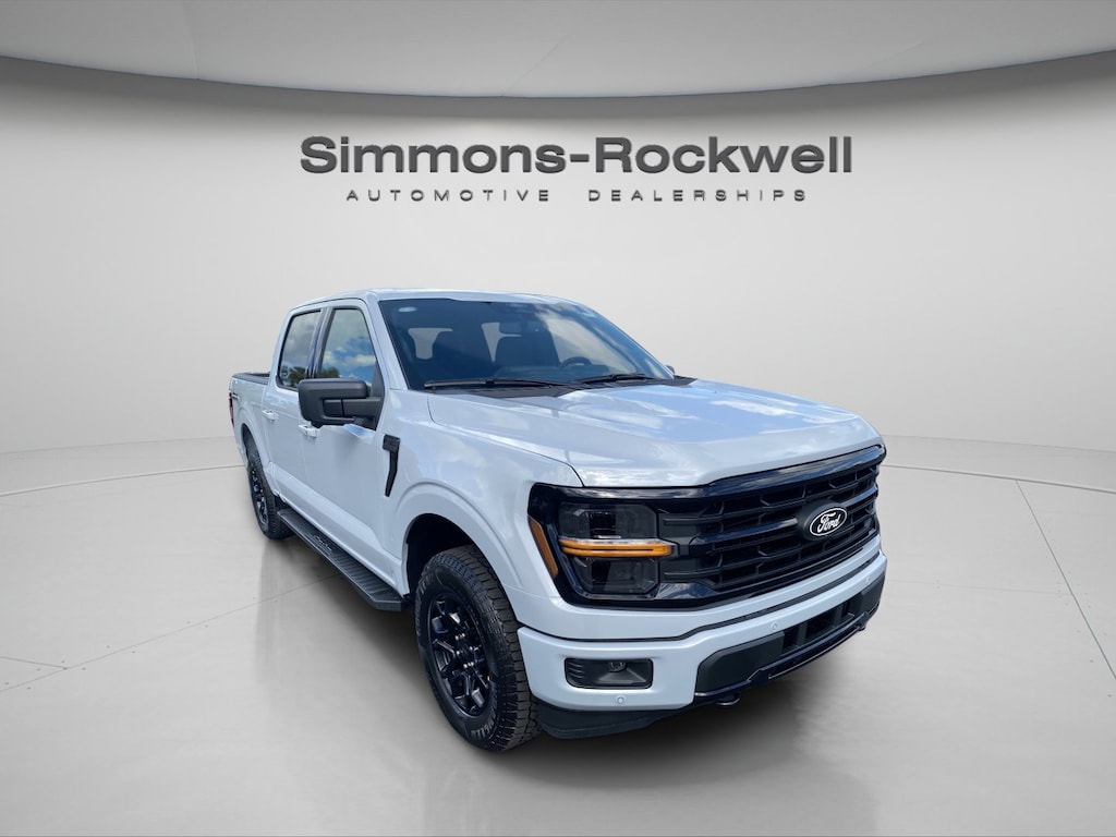 New 2025 Ford F-150 XLT XLT 4WD SuperCrew 5.5 Box