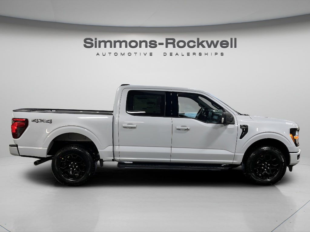 New 2025 Ford F-150 XLT XLT 4WD SuperCrew 5.5 Box