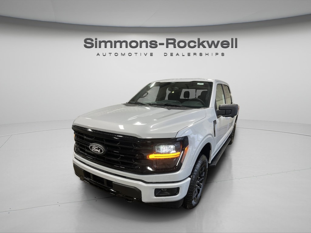 New 2025 Ford F-150 XLT XLT 4WD SuperCrew 5.5 Box