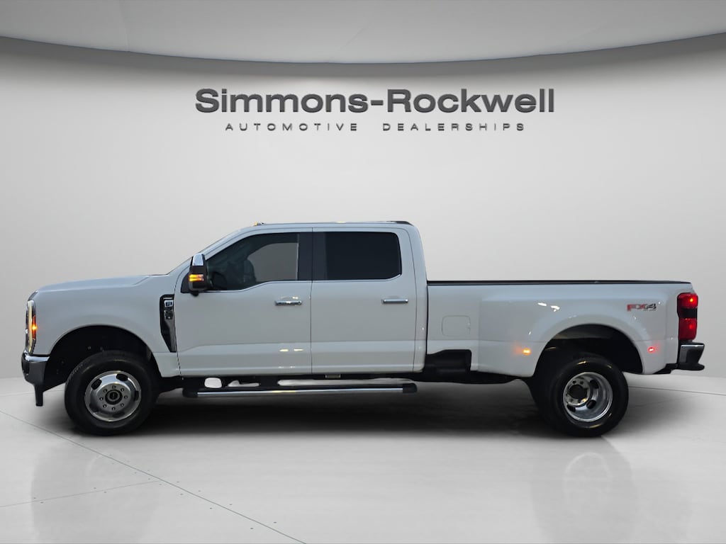 New 2026 Ford Super Duty F-350 DRW LARIAT LARIAT 4WD Crew Cab 8 Box