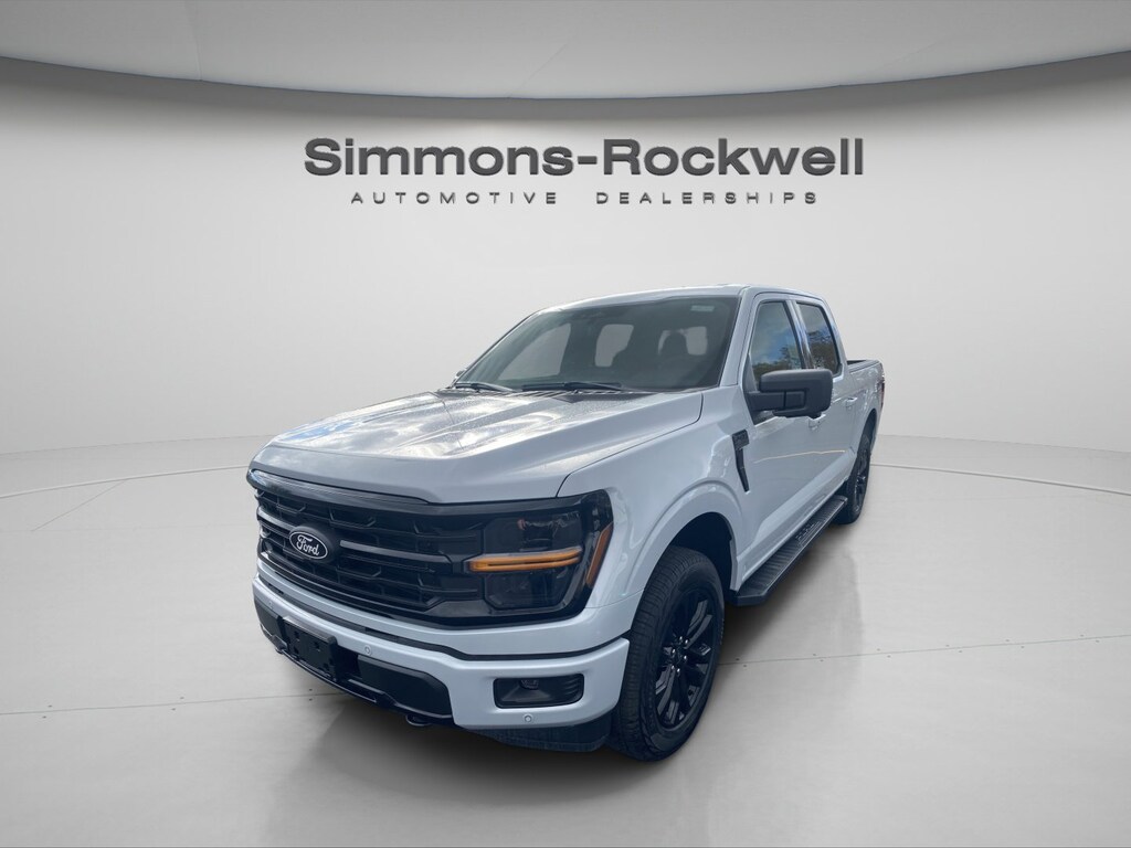 New 2025 Ford F-150 XLT XLT 4WD SuperCrew 5.5 Box