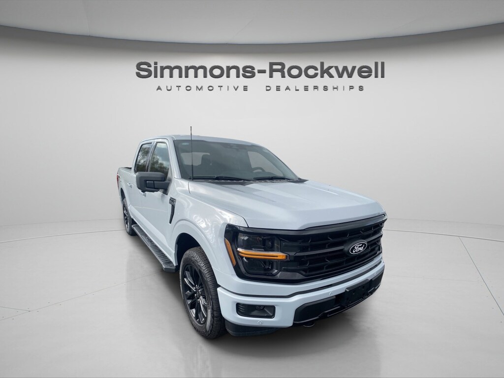 New 2025 Ford F-150 XLT XLT 4WD SuperCrew 5.5 Box