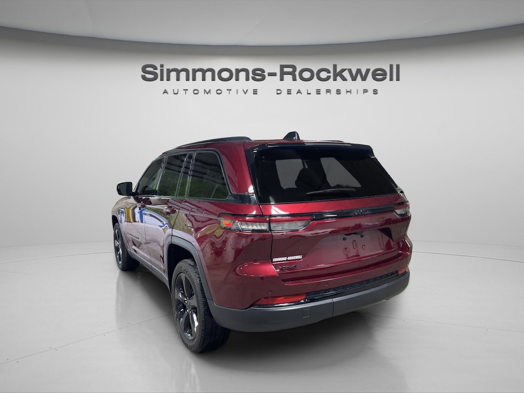 Used 2023 Jeep Grand Cherokee Altitude Altitude 4x4