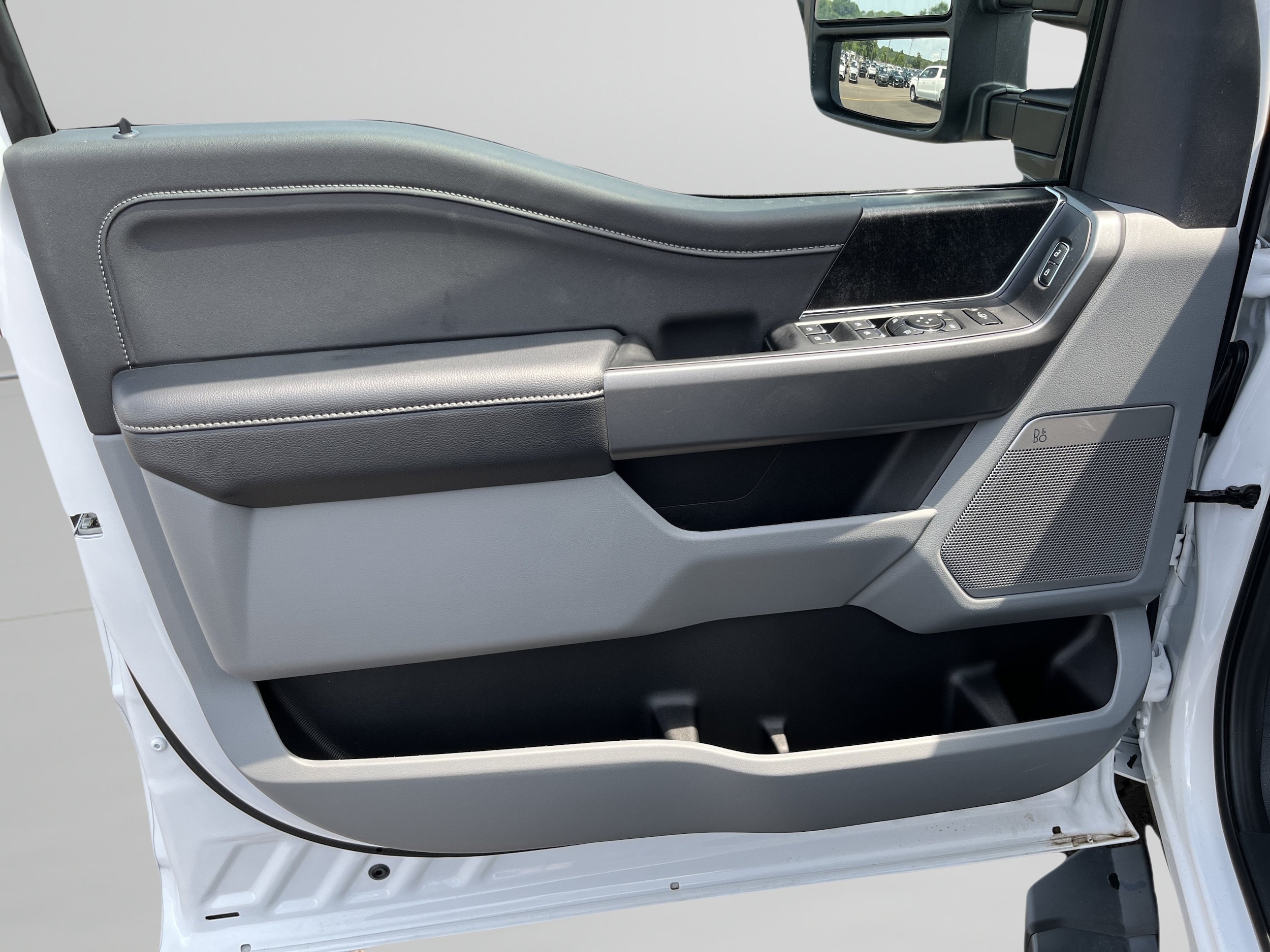 2026 Ford F-350 Super Duty XLT - Photo 14