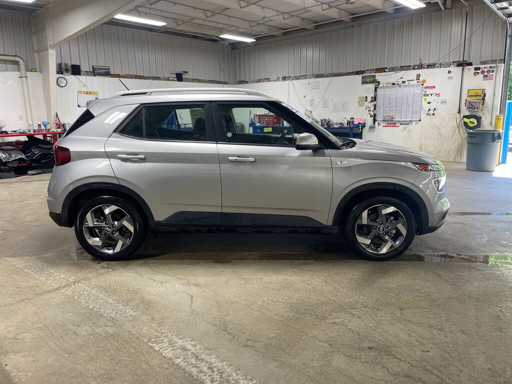 Used 2025 Hyundai Venue SEL SEL IVT