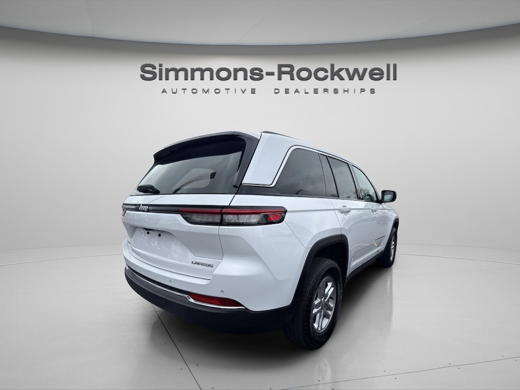 Used 2023 Jeep Grand Cherokee Laredo SUV