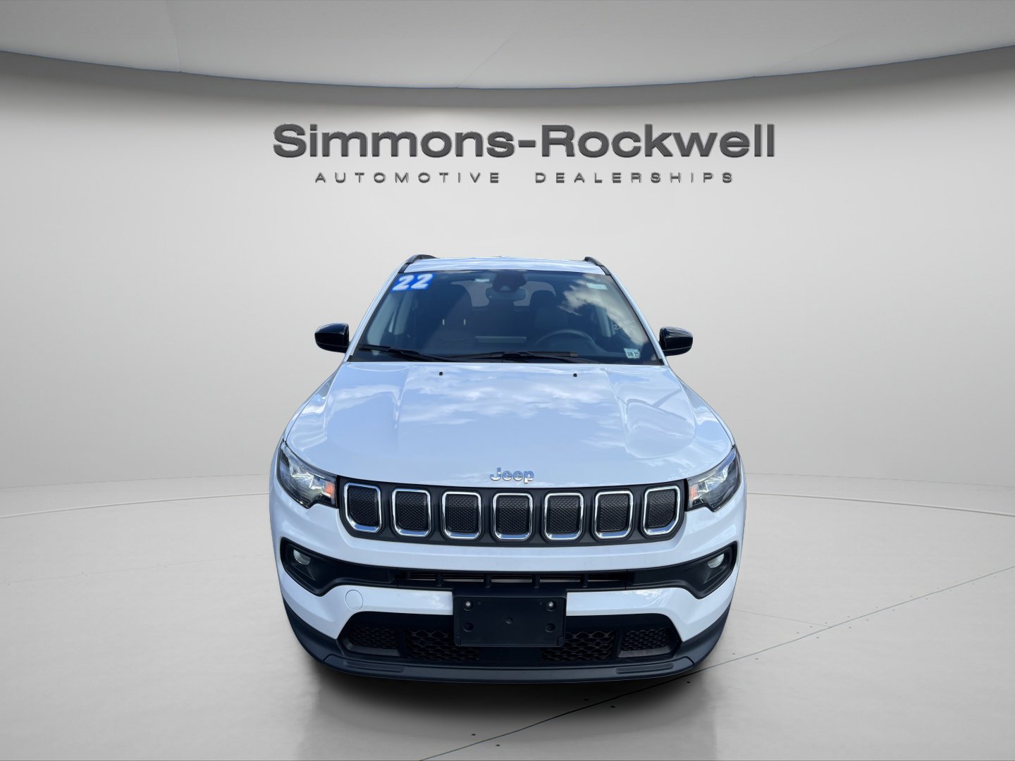 2022 Jeep Compass Latitude Lux photo 2