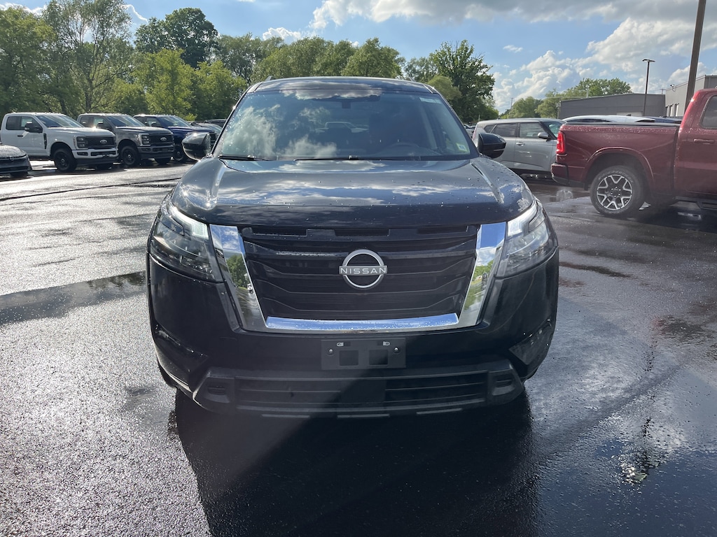 Used 2025 Nissan Pathfinder SV SUV