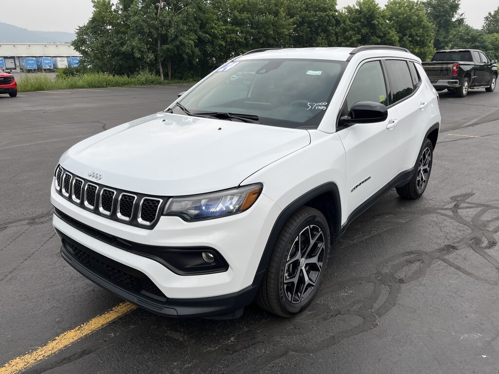 Used 2024 Jeep Compass Latitude SUV