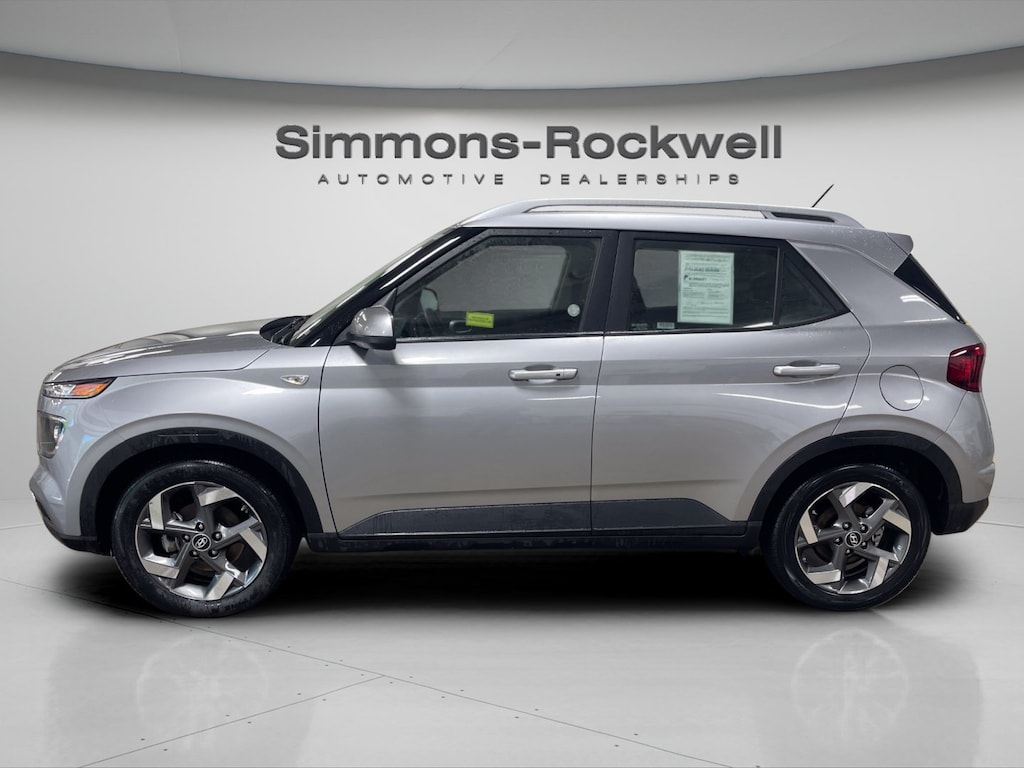 Used 2025 Hyundai Venue SEL SUV