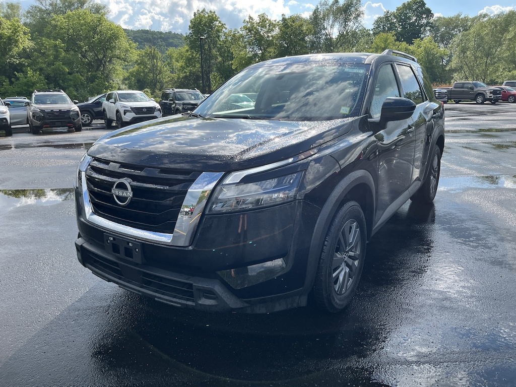 Used 2025 Nissan Pathfinder SV SUV