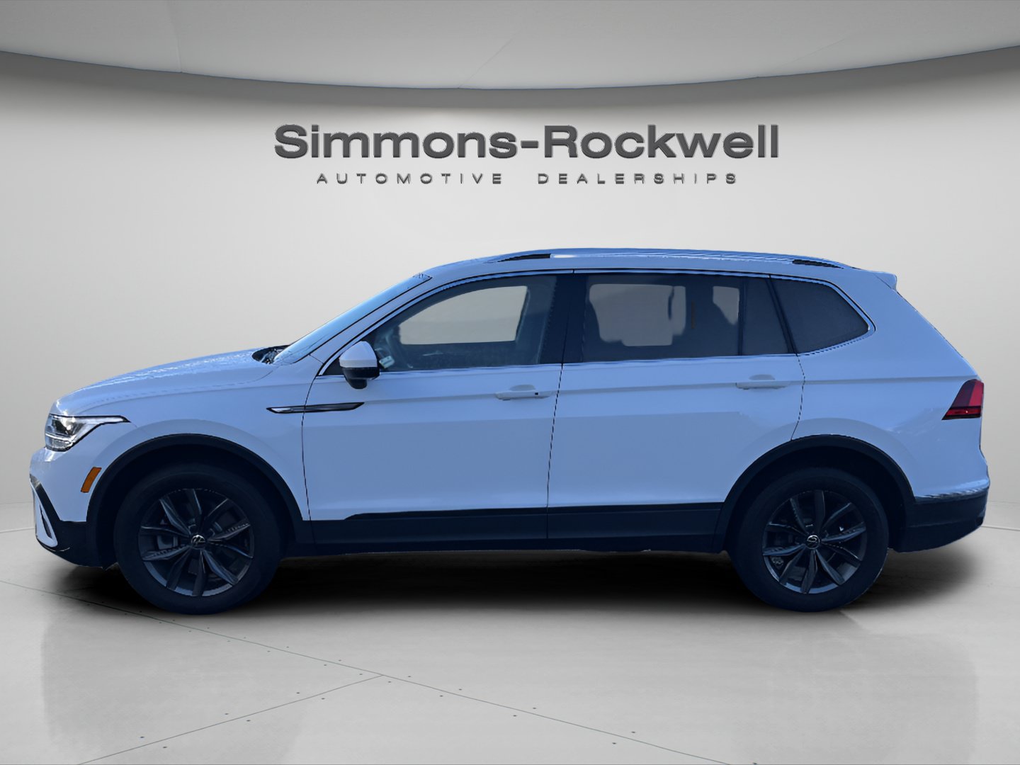 Used 2024 Volkswagen Tiguan SE SUV